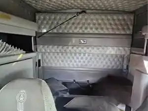 Used 2011 Kenworth T660 Sleeper Image