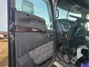 Used 2011 Kenworth T800 Cab (Stock #3702-KW-10)) Part Image