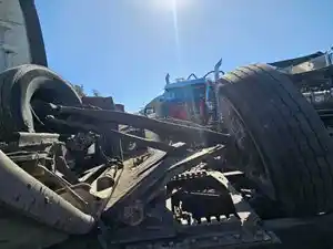 Used 2018 Eaton DSP41P Front Drive Steer Axle (Stock #3832-KW-5)) Part Image