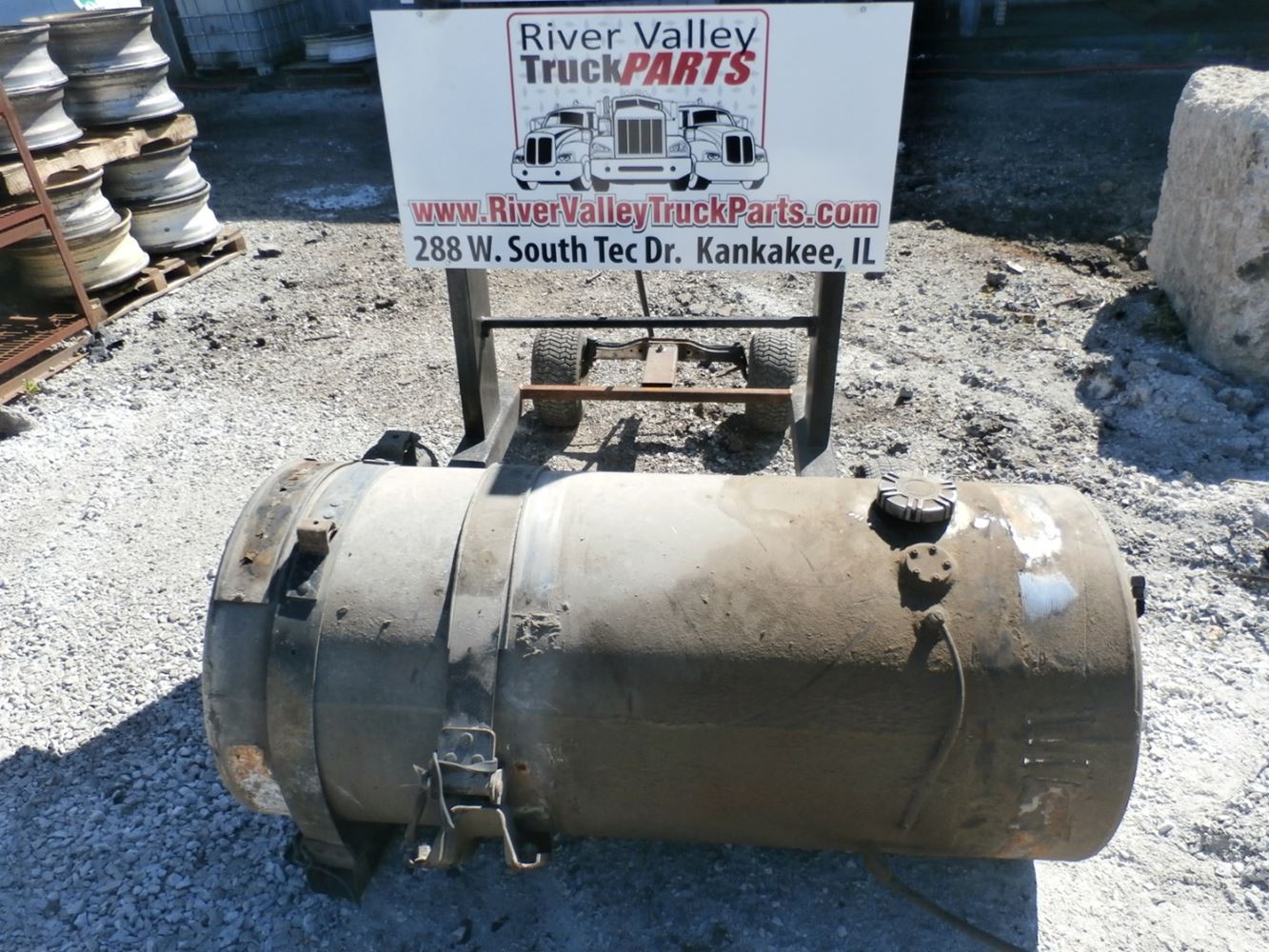Used 1998 Volvo VN Fuel Tank for sale KanKakee Illinois United States