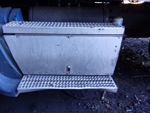 Used 2002 Peterbilt 387 Battery Box (Stock #180089-9)) Part Image