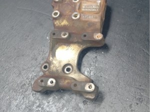 Used 2002 & Up Mercedes mb900 Bracket (Stock #P-8827)) Part Image