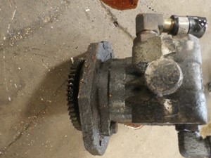 Used 2004 Caterpillar C7 Steering Pump (Stock #P-1785)) Part Image