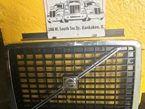 Used 2006 Volvo VNL Grille (Stock #190184-4)) Part Image