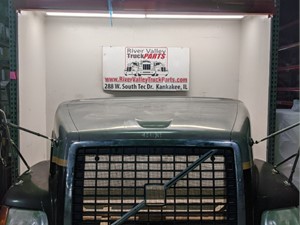Used 2006 Volvo VNM Hood (Stock #200358-1)) Part Image