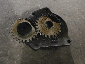 Used 2008 Cummins C8.3; ISC Oil Pump (Stock #P-1186)) Part Image