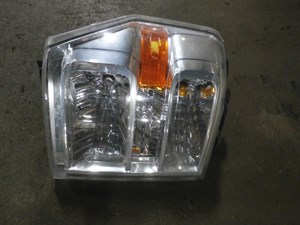 Used 2008 Ford E450 CUBE VAN Headlamp Assy (Stock #P-936)) Part Image