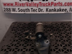 Used 2013 Peterbilt 386 Cab Mount (Stock #200164-46)) Part Image