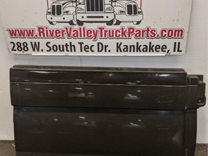 Used 2016 Volvo VNL Tank Fairing (Stock #210628-5)) Part Image