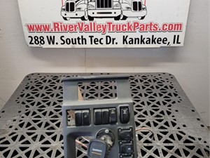 Used 2017 Peterbilt 579 Instrument Cluster Image