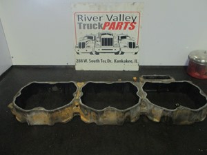 Used Caterpillar 3176 Valve Cover (Stock #P-5823)) Part Image