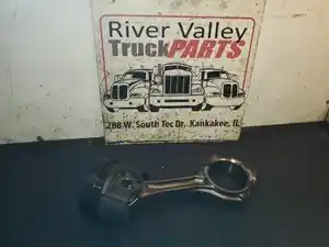 Used PACCAR MX-13 EPA 17 Piston & Rod (Stock #P-13742)) Part Image