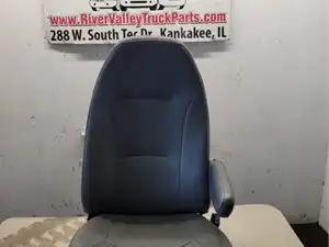Used Universal Ford Econoline Seat (Stock #P-11439)) Part Image