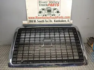 Used Universal Volvo VNL Grille (Stock #P-11676)) Part Image