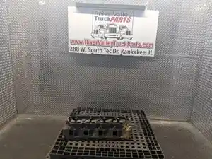 Used 1985 Caterpillar 3208 Head (Stock #190286-10)) Part Image