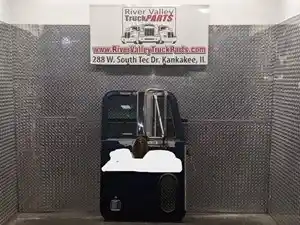 Used 2000 Peterbilt 377 Door (Stock #210705-10)) Part Image
