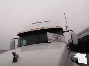 Used 2001 Mack CX613 Vision Cab (Stock #250645-3)) Part Image