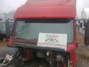 Used 2002 Volvo VNL Cab Image