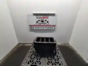 Used 2007 Mitsubishi FE Block (Stock #230534-4)) Part Image
