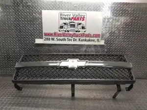 Used 2008 Chevrolet C5500 Grille (Stock #250593-11)) Part Image
