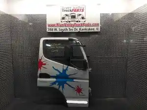 Used 2012 Mitsubishi FEC72S Door (Stock #250600-2)) Part Image