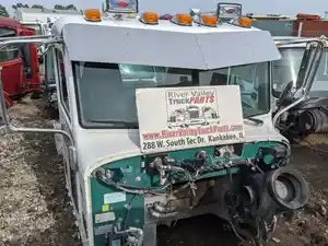 Used 2013 Peterbilt 382 Cab (Stock #220720-2)) Part Image