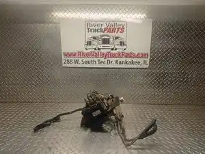 Used 2014 Mitsubishi FE ABS Modulator Valve (Stock #250597-9)) Part Image