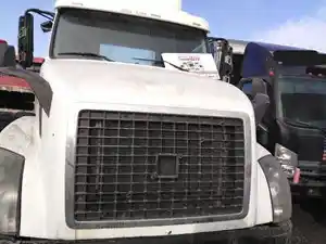 Used 2014 Volvo VNL Hood (Stock #260071-2)) Part Image