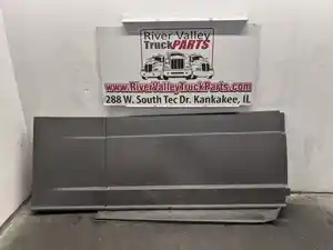 Used 2017 Freightliner Cascadia 125 Tank Fairing (Stock #240366-6)) Part Image