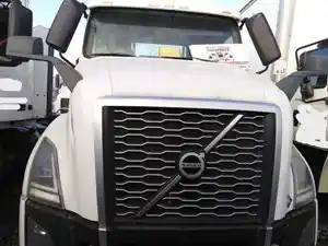 Used 2020 Volvo VNL Hood (Stock #260066-2)) Part Image
