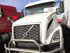 Used 2020 Volvo VNL Hood (Stock #260064-3)) Part Image