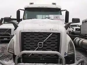 Used 2020 Volvo VNL Hood (Stock #260058-5)) Part Image