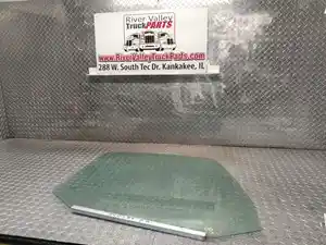 Used 2022 Volvo VNL Door Window (Stock #240589-17)) Part Image