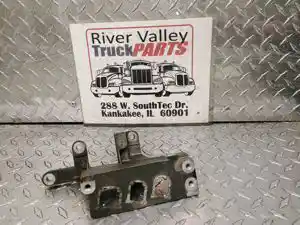 Used Bracket (Stock #P-1015040)) Part Image