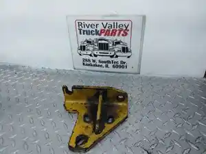 Used Bracket (Stock #P-1013337)) Part Image