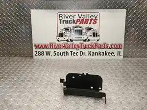 Used Bracket (Stock #P-1013858)) Part Image