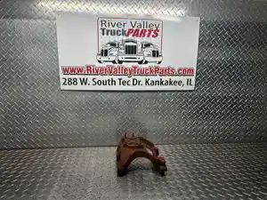 Used Bracket (Stock #P-1015105)) Part Image