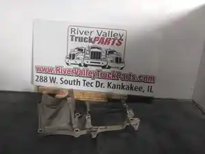 Used Bracket (Stock #P-1013143)) Part Image
