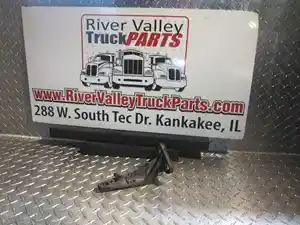 Used Bracket (Stock #P-1013957)) Part Image