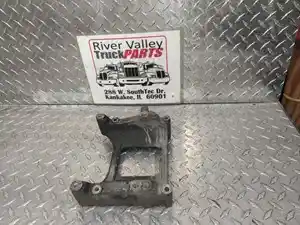 Used Bracket (Stock #P-1014181)) Part Image