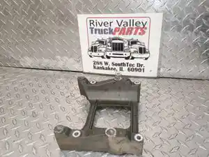 Used Bracket (Stock #P-1014918)) Part Image