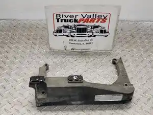 Used Bracket (Stock #P-1013271)) Part Image