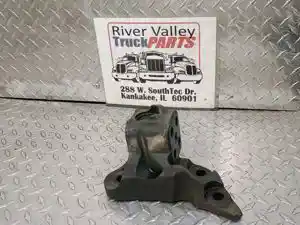Used Engine Mount (Stock #P-1015036)) Part Image