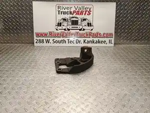 Used Engine Mount (Stock #P-1013701)) Part Image