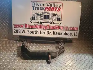 Used Engine Mount (Stock #P-1014072)) Part Image