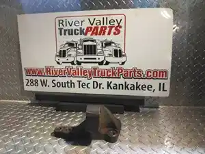 Used Engine Mount (Stock #P-1013952)) Part Image
