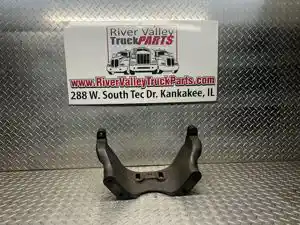 Used Engine Mount (Stock #P-1014943)) Part Image