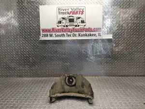 Used Engine Mount (Stock #P-1013900)) Part Image