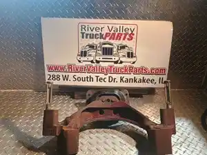 Used Engine Mount (Stock #P-1014023)) Part Image