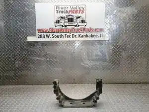 Used Engine Mount (Stock #P-1015023)) Part Image